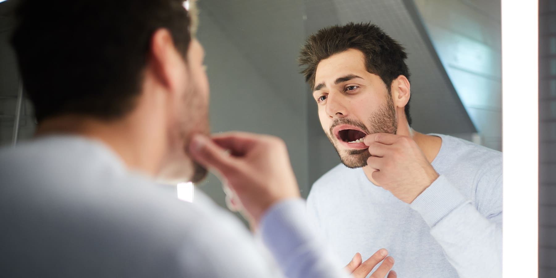 Similar Symptoms, Different Risks: Oral Cancer vs. Gum Disease